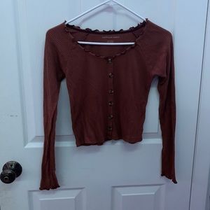 American Eagle Lettuce Trim Long Sleeve Crop Top